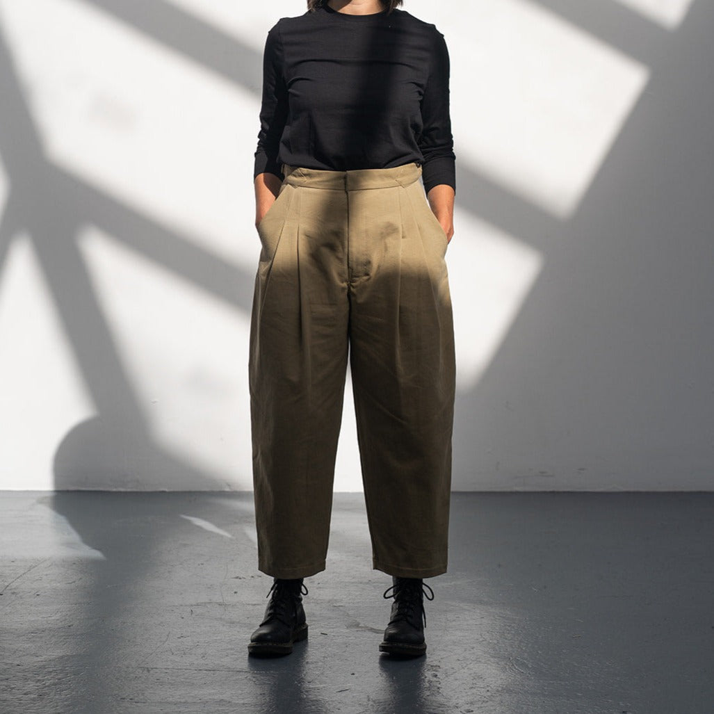 LAW DESIGN STUDIO PLEATED TROUSER