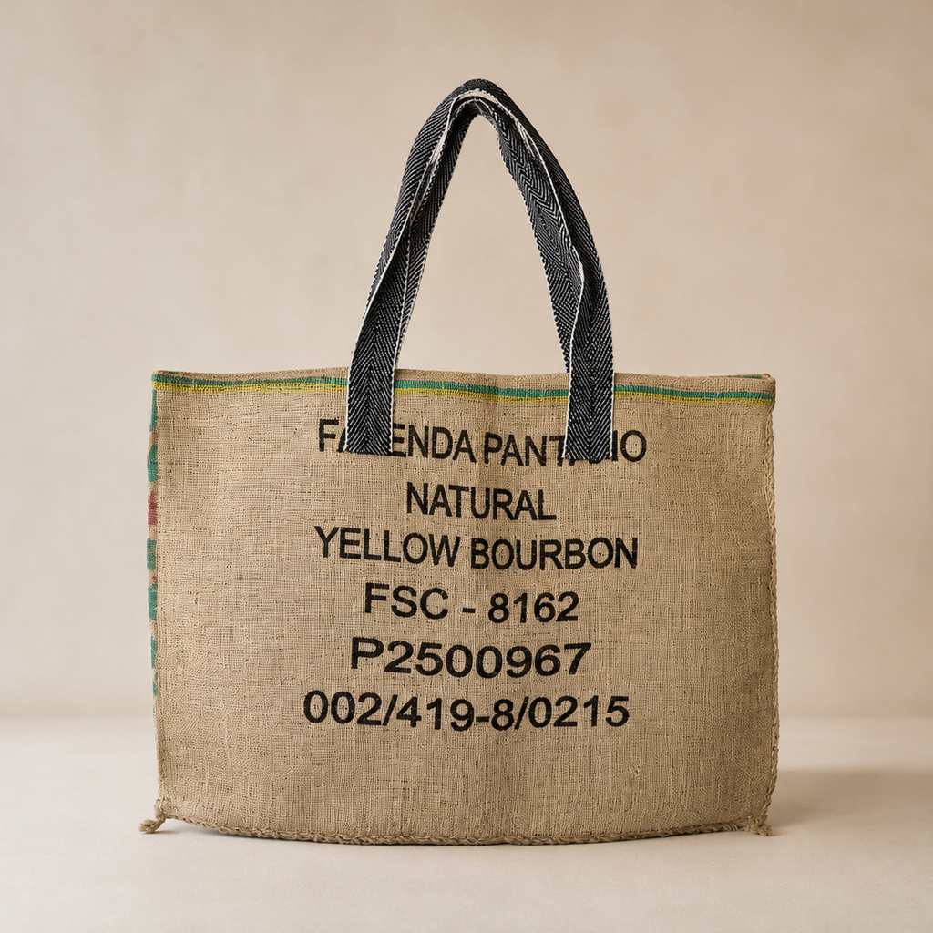 Jute bag with text on a beige background