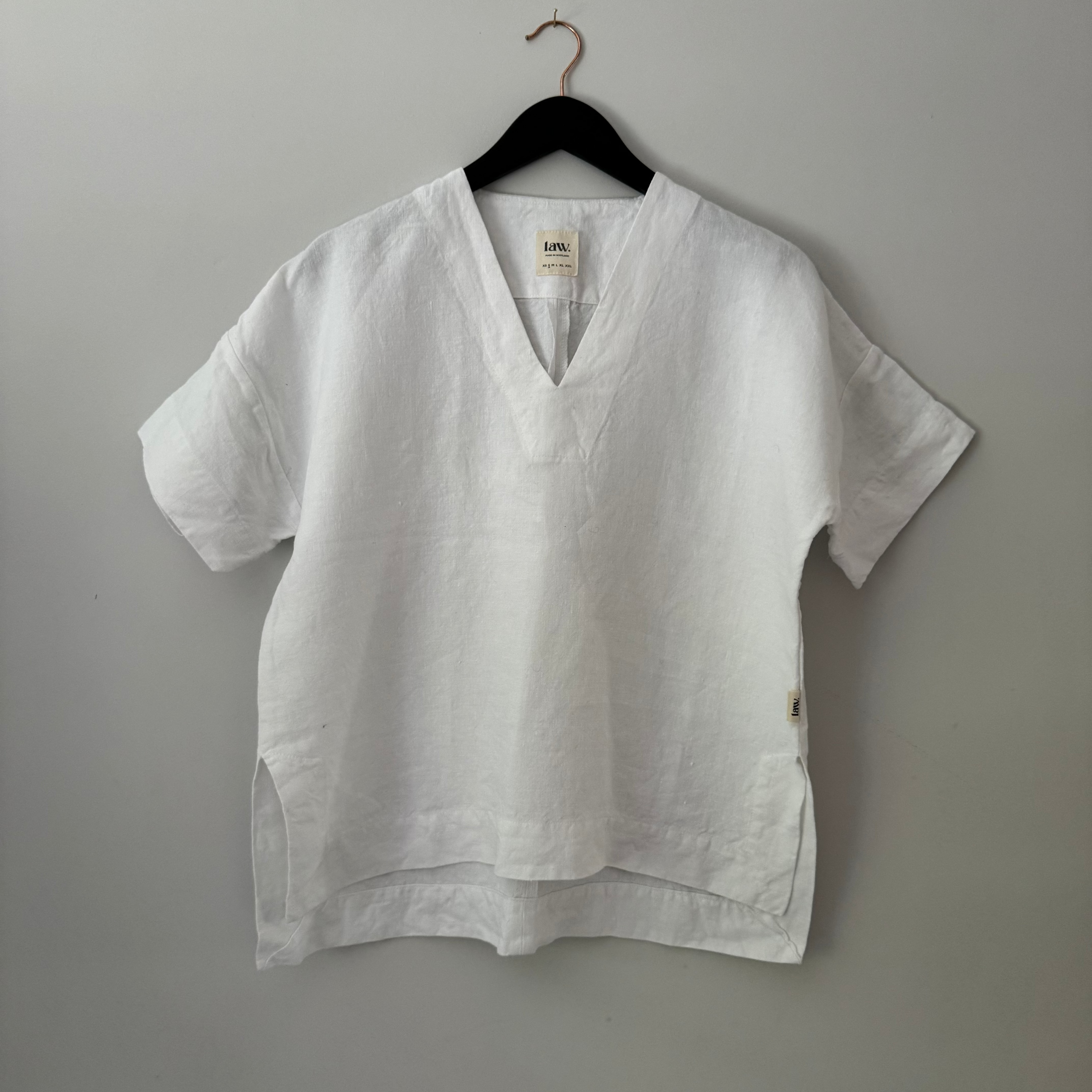 'Abbey' - V-neck linen top - Pre-Loved size Small