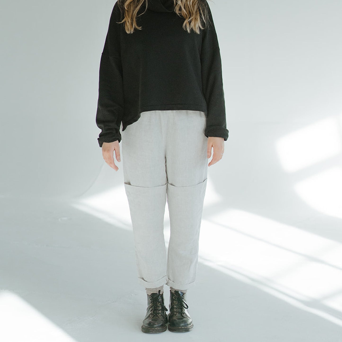FRONT VIEW OAT LINEN TAPERED TROUSERS