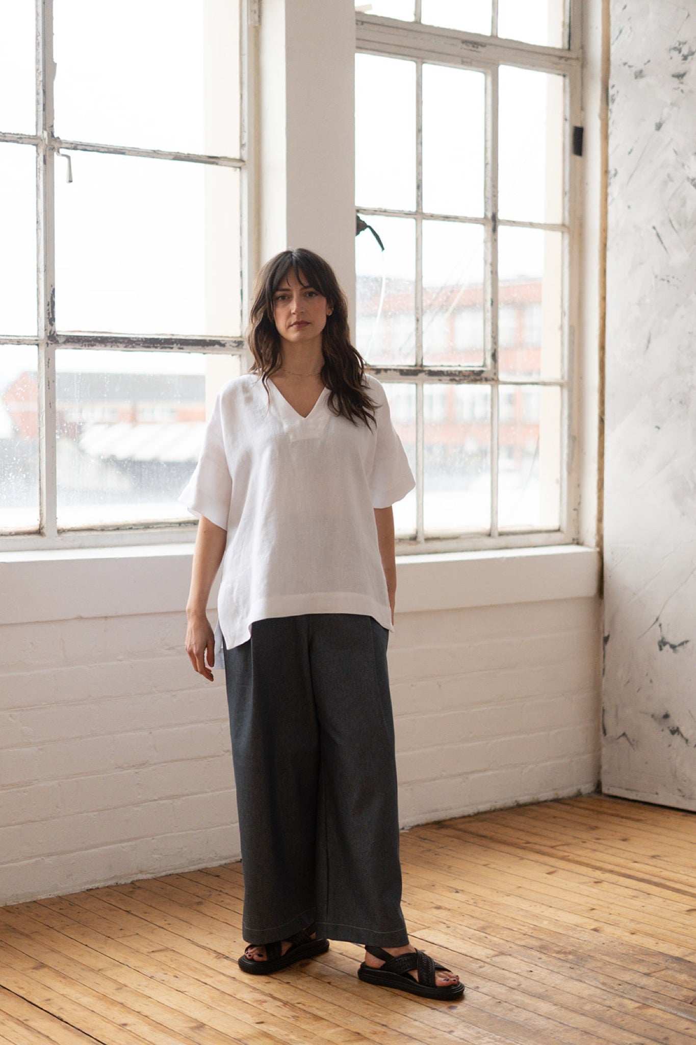 'Abbey' - V-neck linen top