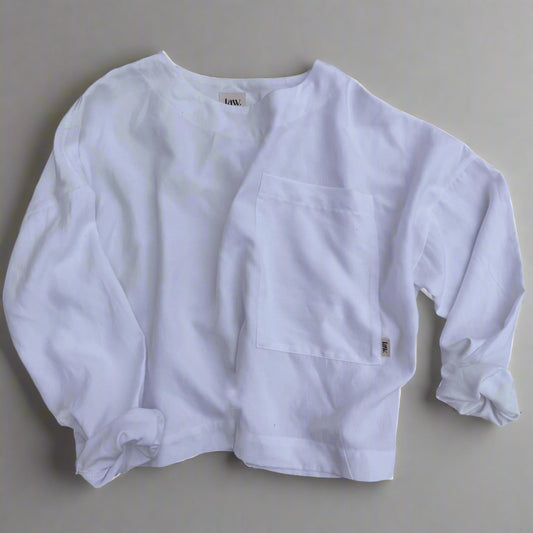 white olivia top with pocket